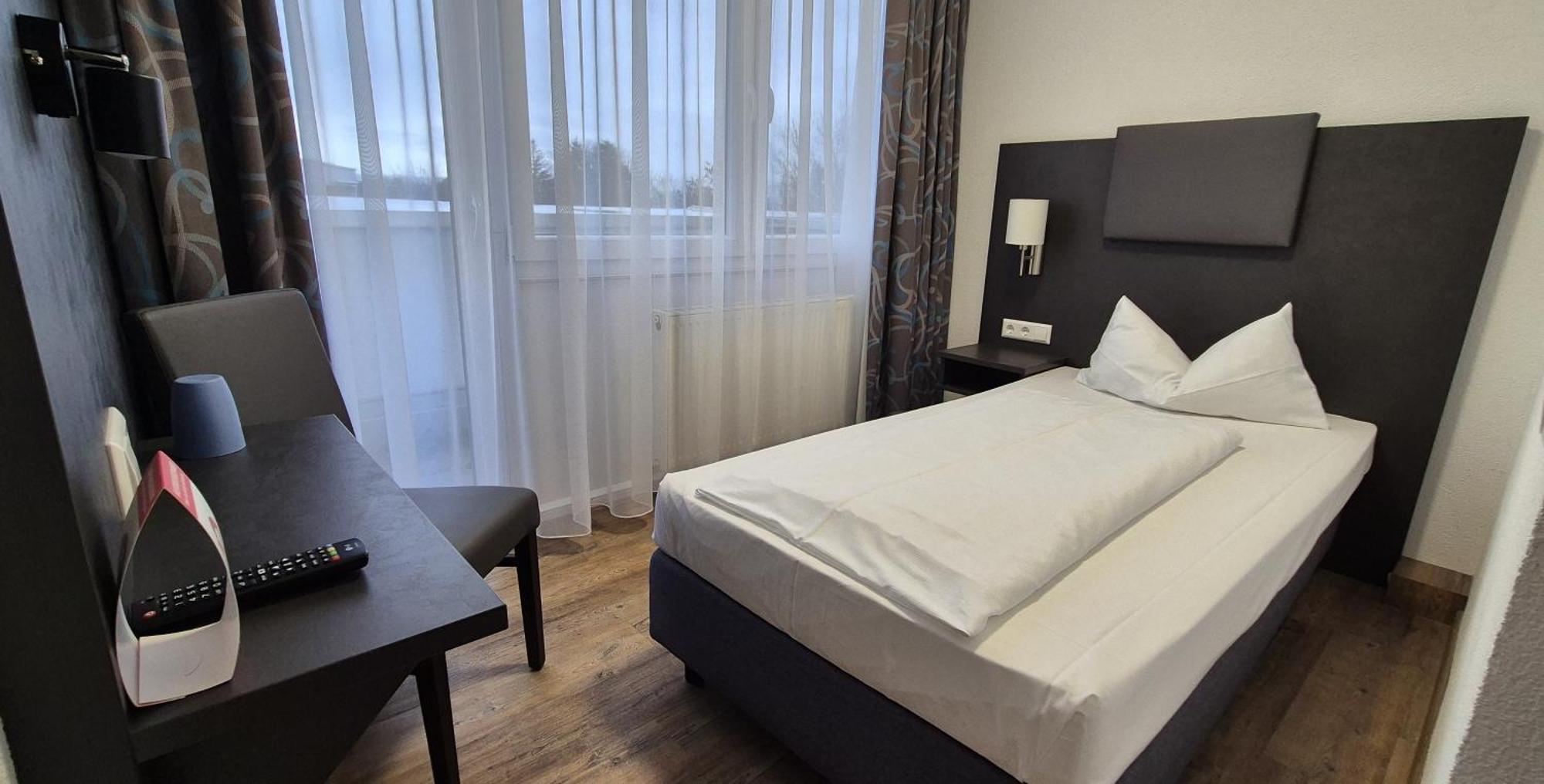 Melvi Hotel Göppingen מראה חיצוני תמונה
