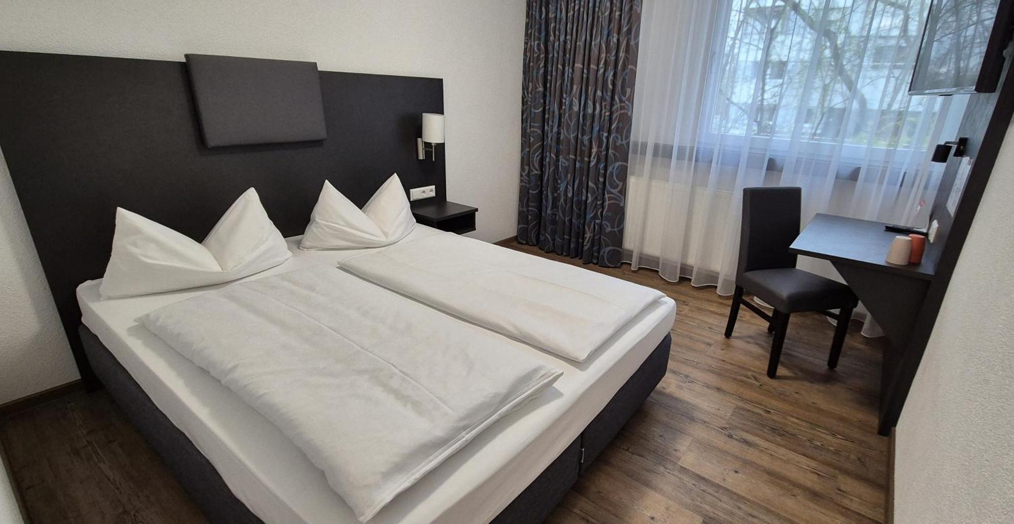 Melvi Hotel Göppingen מראה חיצוני תמונה