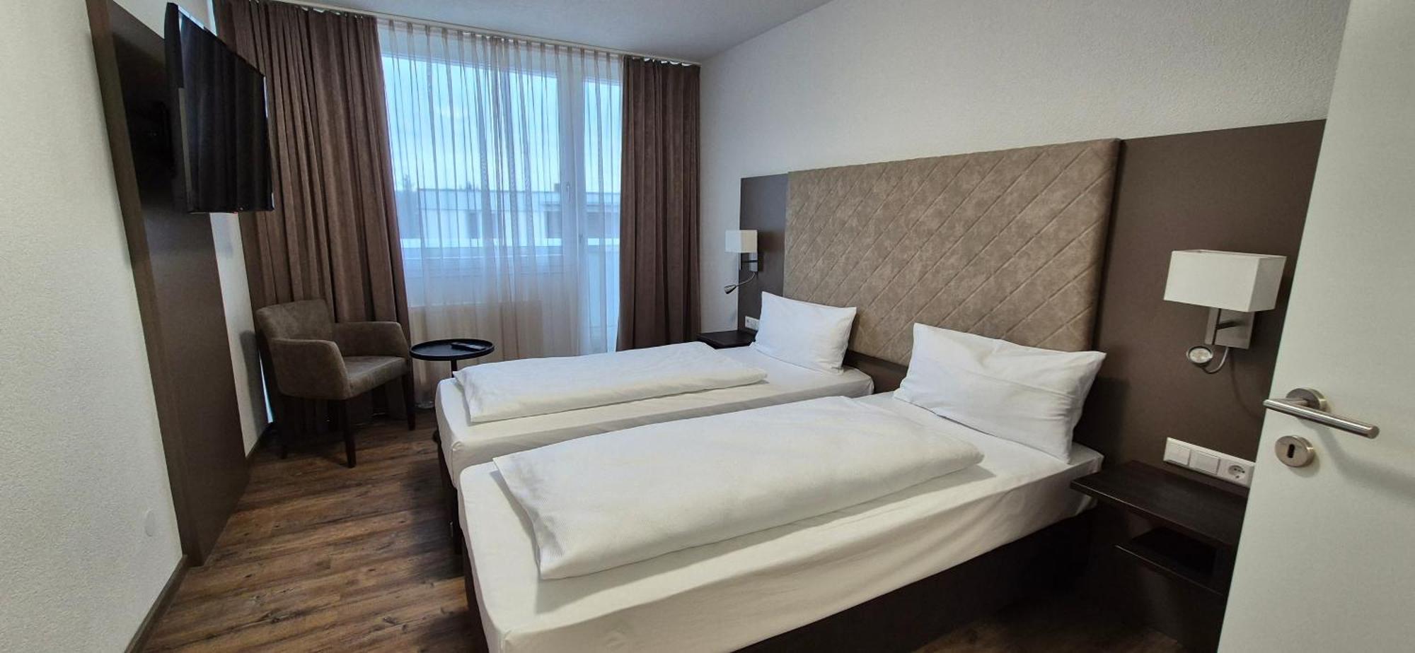 Melvi Hotel Göppingen מראה חיצוני תמונה