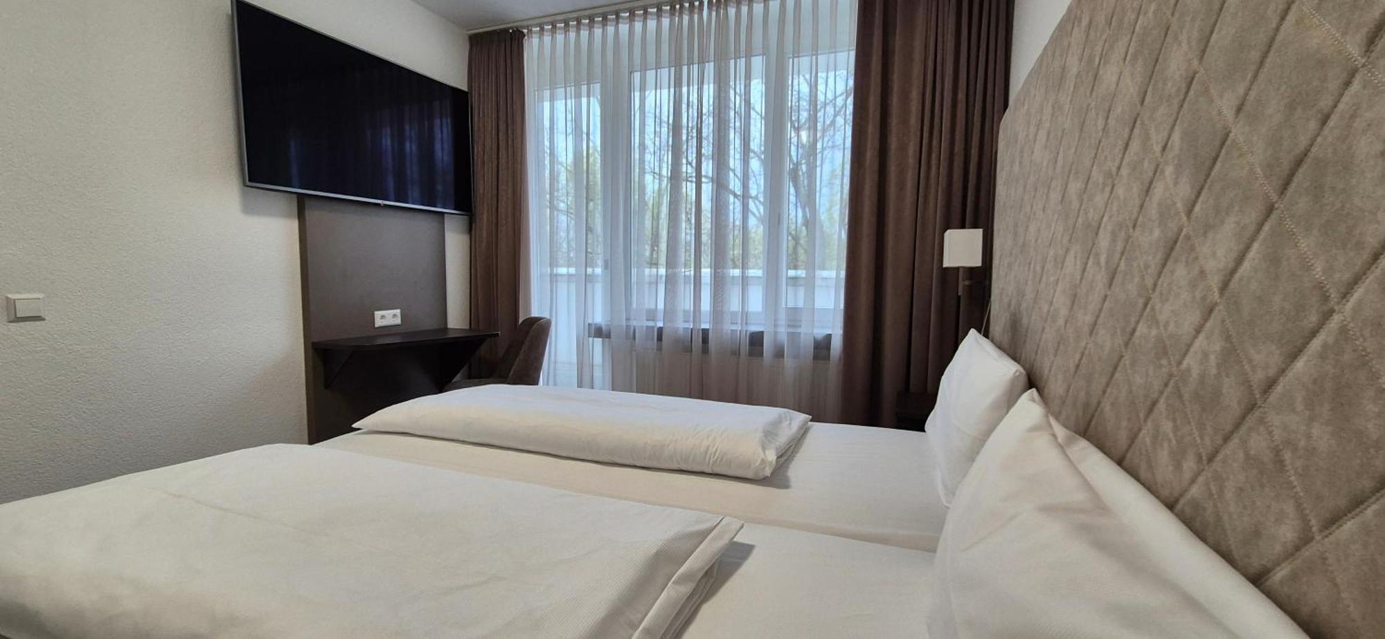 Melvi Hotel Göppingen מראה חיצוני תמונה